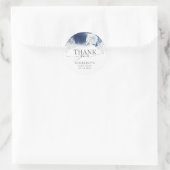 ダスティーブルーの花 エレガントな感謝 ラウンドシール (バッグ)