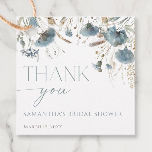 ダスティーブルーの野生の花を添えたボヘミアンスタイルのブライダルシャワー フェイバータグ (正面)