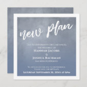 ダスティーブルーオンブル延期結婚式新しい計画カード 招待状 (正面/裏面)