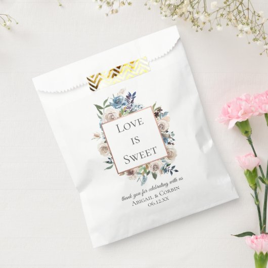 ダスティーブルー ニュートラル フラワーの結婚式 フェイバーバッグ (封をした状態)