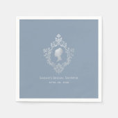ダスティーブルー リージェンシー レディ オルネート クレスト ブライダルシャワー スタンダードカクテルナプキン (正面)