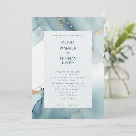ダスティーモダンブルーティール（緑がかった色）タイポグラフィビーチ結婚式 招待状 (スタンド正面)