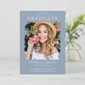ダスティーモダンブルーブラシストローク写真卒業 案内状 (スタンド正面)