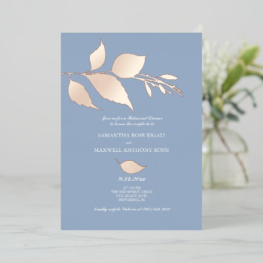 ダスティー結婚ブルーのリハーサルディナー 箔招待状 (立ち正面)