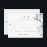 ダスティー結婚ブルーの水彩柔らかいフローラ 出欠カード<br><div class="desc">ダスティブルーソフトウォーターフローラウェディングRSVP / Response Card：この美しいデザインは、灰色のつる植物と灰色のダスティブルーブルー/ブルーグレーの柔らかく流れる水色の花を特徴とす葉る。ゆったりとした書道モダンフォントとセット。背中は水色で灰色に絵を描見えて、お客様に甘いメッセージを送る。好きクリックなら削除もしでもしきる。</div>
