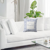 ダスティ素朴ブルーとホワイトのミスター&ミセスパターン(の模様が)ある クッション