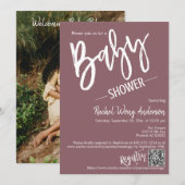 ダスティ パープル スクリプト ベイビー シャワー QR コード フォト 招待状 (正面/裏面)