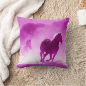 ダストピンクの馬 クッション (ブランケット)