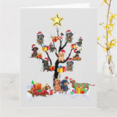 ダックスフントのクリスマスツリーTシャツ クリスマスギフトアイデア カード (黄色い花)