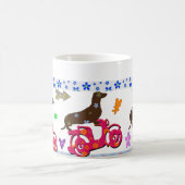 ダックスフントのコーヒー・マグ|の飛んでいるなスクーターのダックスフント コーヒーマグカップ (中央)
