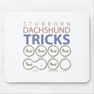ダックスフントのトリック、おもしろい犬の冗談 マウスパッド