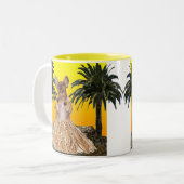 ダックスフントのフラのマグ ツートーンマグカップ (正面左)