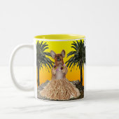 ダックスフントのフラのマグ ツートーンマグカップ (左)