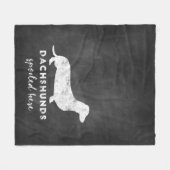 ダックスフントはヴィンテージの黒板をここにだめにしました フリースブランケット (正面(横))