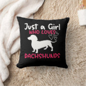 ダックスフントを愛する女の子にすぎない クッション (ブランケット)