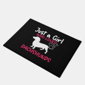 ダックスフントを愛する女の子にすぎない ドアマット (アングル)