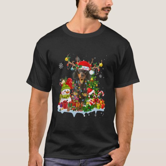 ダックスフントサンタハットトナイダークリスマスライト Tシャツ (正面)