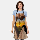 ダックスフントハートサンセットエプロン エプロン (着用した状態)