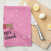 ダックスフント歩くインアウィーナーワンダーランドドキシー  キッチンタオル (四つ折り)