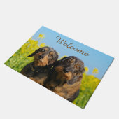 ダックスフント犬のDackelの2人のかわいい友人-歓迎 ドアマット (アングル)