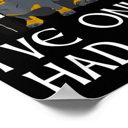 ダックスフンドおもしろいプリントTシャツ - 犬ビールは1杯だけ ポスター (角)