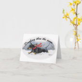 ダックスフンドが雪を駆けるクリスマスカード カード (黄色い花)