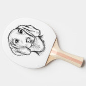ダックスフンドの手描きスケッチ 黒白の仔犬 卓球ラケット (横)