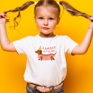 ダックスフンド ウィンナードッグ おませな女の子 トドラーTシャツ