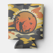 ダックハンターと迷彩柄 缶クーラー (正面)