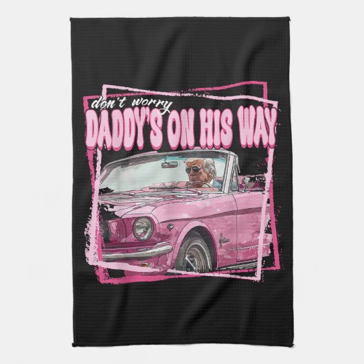 ダディおもしろいズホームトランプピンク2024テイクアメリカバ キッチンタオル (縦)