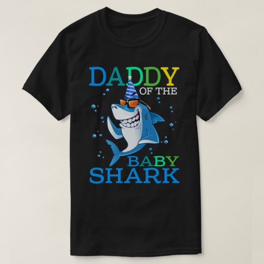 ダディーオブザベビーシャーク誕生日ブラザーシャーク市 Tシャツ (デザイン正面)
