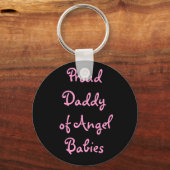 ダディ誇りを持った・オブ・エンジェルベビー キーホルダー (正面)