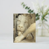 ダニエルの足をなめるライオン ポストカード (スタンド正面)