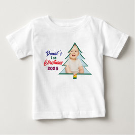 ダニエル初のクリスマスツリーのフォトギフト ベビーTシャツ