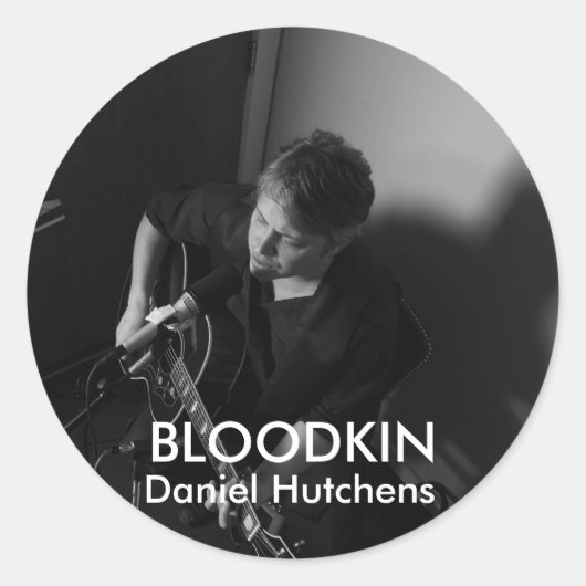 ダニエル・ハッチンズ・ステッカー ラウンドシール (正面)