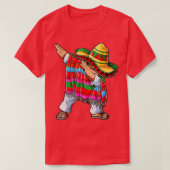 ダビングおもしろいメキシコポンチョCinco de Mayoメンズソム Tシャツ (デザイン正面)