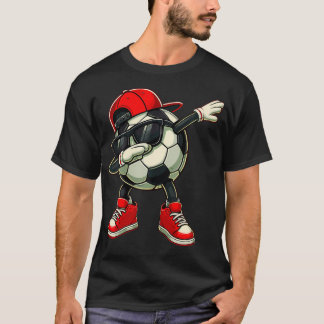 ダビングするサッカーボールが面白い選手 Tシャツ