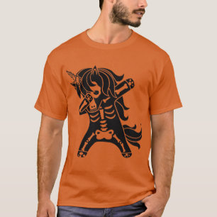 ダビングユニコーンのガイコツ 涼しい面白いハロウィン Tシャツ