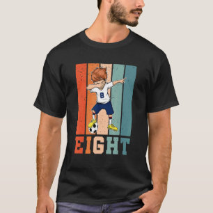 ダビング少年8歳サッカー選手ヴィンテージ8日B Tシャツ
