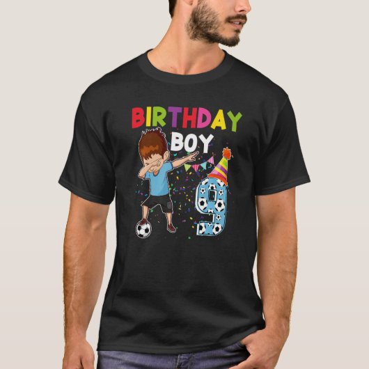 ダビング少年9歳サッカー選手9誕生日 Tシャツ (正面)