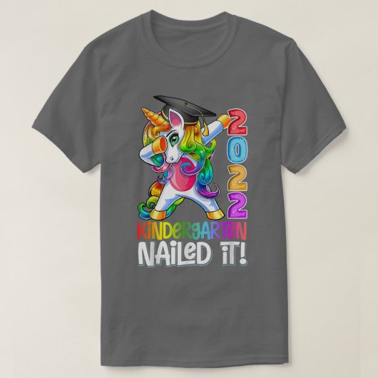 ダビング幼稚園ユニコーン卒業クラス2022 Tシャツ (デザイン正面)