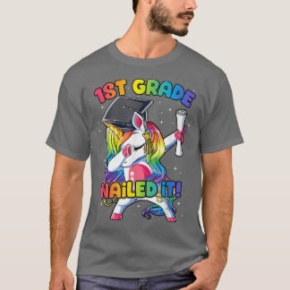 ダビング1年生ユニコーン卒業クラス2022 Tシャツ
