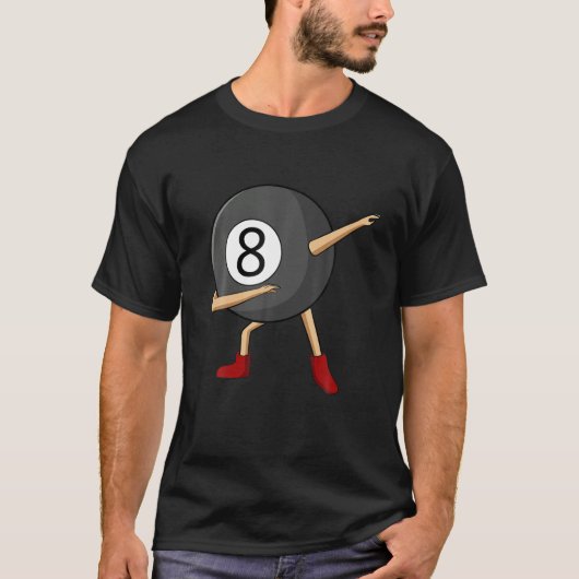 ダビング8ボールプールビリヤード選手の少年 Tシャツ (正面)