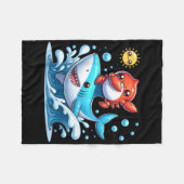 ダビング カニ サーフィン シャーク 海の波 太陽 C フリースブランケット (正面(横))