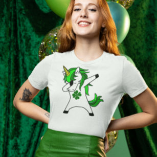 ダビングUnicorn St. Patrick's Day Green Shamrock Tシャツ
