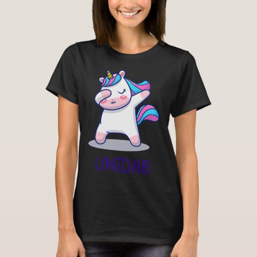 ダブしているユニコーン Tシャツ (正面)
