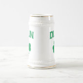 ダブリンのアイルランド語 ビールジョッキ (中央)