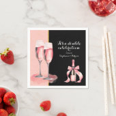 ダブルお祝いピンクシャンパン誕生日 スタンダードカクテルナプキン (インサイチュ)