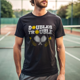 ダブルスのトラブルPickleballパートナートーナメント Tシャツ
