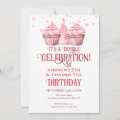 ダブルバースデーパーティーキッズピンクカップケーキ 招待状 (正面)